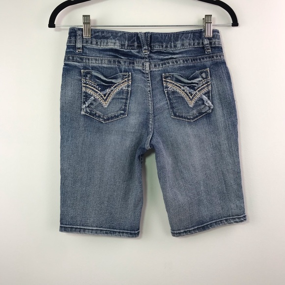 MUDD Medium Wash Bermuda Denim Jean Shorts 428-3 - Picture 4 of 5
